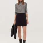 او في اس سويتر بياقة عالية - Cream/black