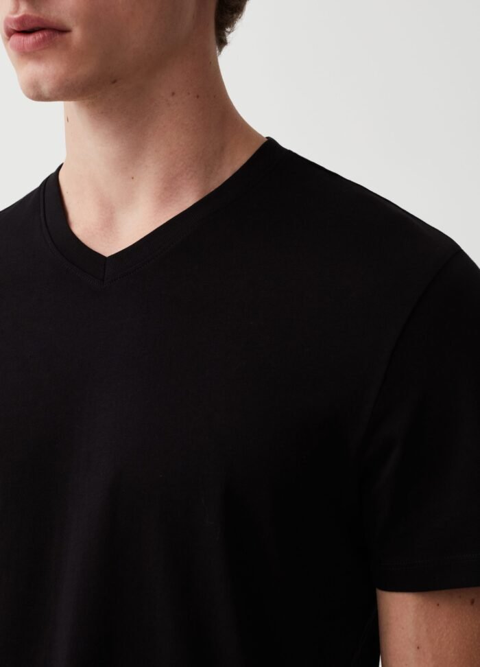 ⁦Men's V-Neck T-Shirt – Meteorite Grey⁩ - الصورة ⁦2⁩