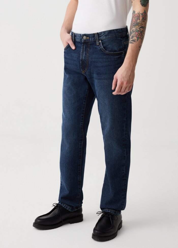 ⁦Men's Regular Jeans – Dark Blue⁩ - الصورة ⁦2⁩