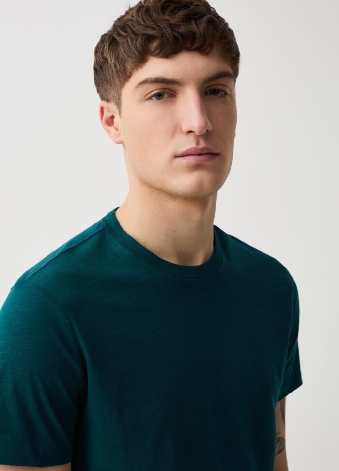 ⁦Men's Cotton T-Shirt – Deep Teal⁩ - الصورة ⁦2⁩