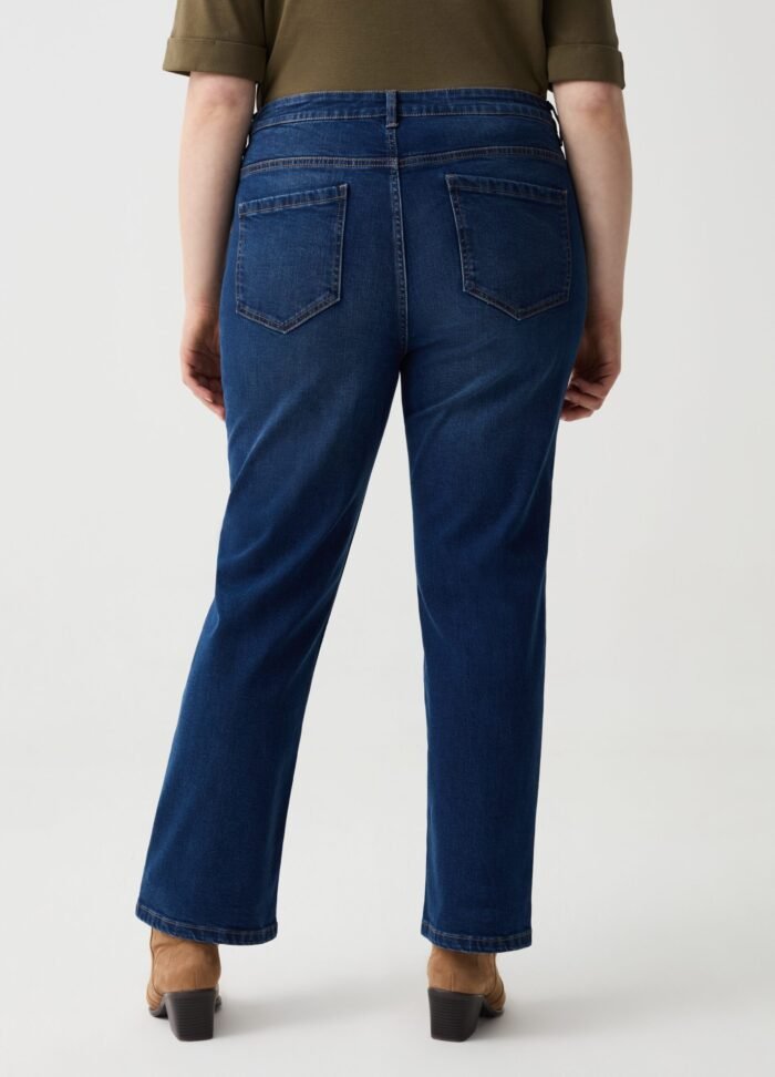 ⁦Women's Straight-Leg Jeans – Medium Blue⁩ - الصورة ⁦2⁩