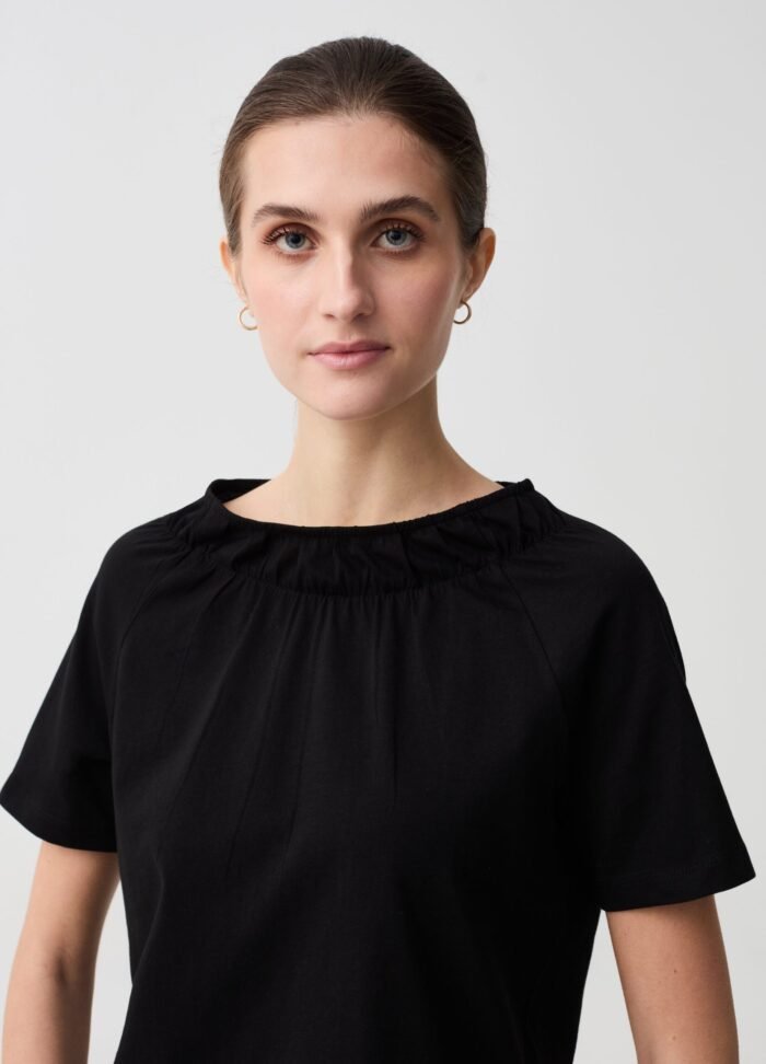 ⁦Women's Cotton T-Shirt – Black⁩ - الصورة ⁦2⁩