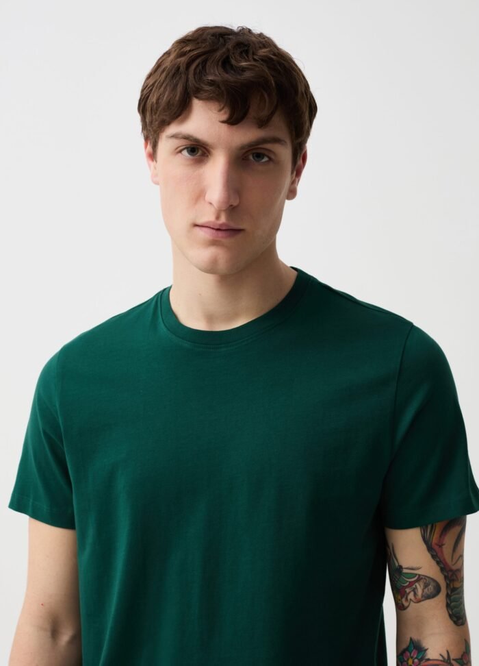 ⁦Men's Cotton T-Shirt – Rainforest Green⁩ - الصورة ⁦2⁩
