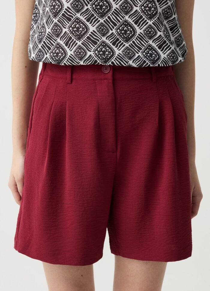 ⁦Women's Fluid Shorts – Tibetan Red⁩ - الصورة ⁦2⁩