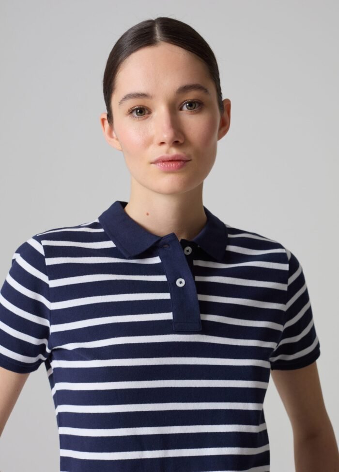 ⁦Women's Striped Polo Shirt – Navy & White⁩ - الصورة ⁦2⁩
