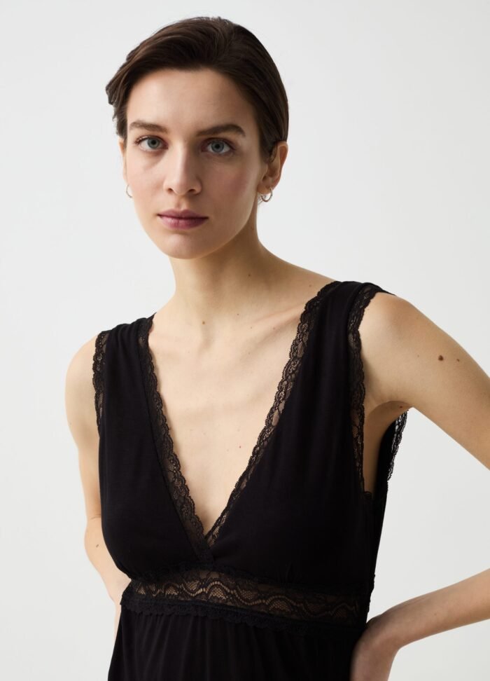 ⁦Women's Viscose Nightdress – Black⁩ - الصورة ⁦2⁩