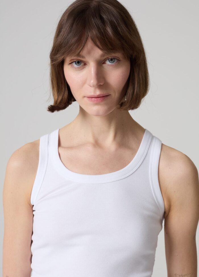 ⁦Women's Ribbed Tank Top – White⁩ - الصورة ⁦2⁩