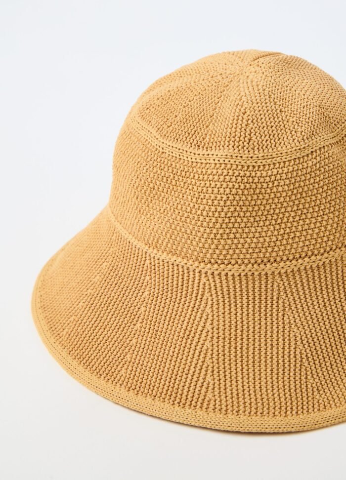 ⁦Women's Foldable Bucket Hat – Biscuit⁩ - الصورة ⁦2⁩