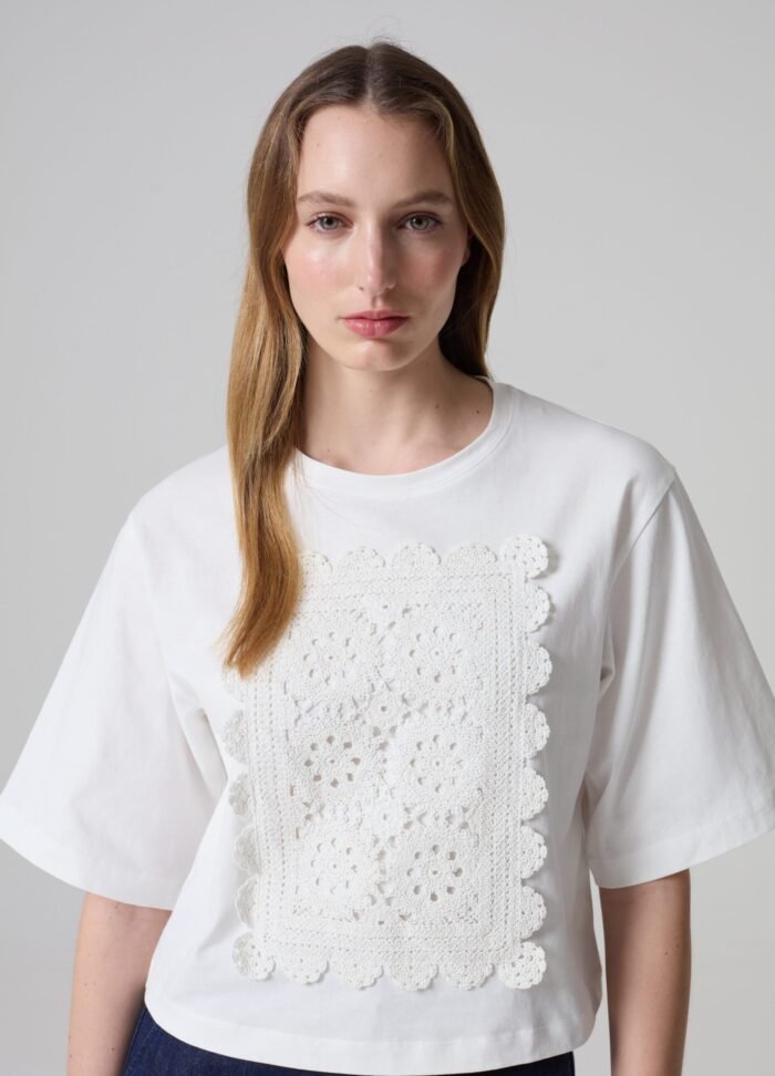 ⁦Women's Cotton T-Shirt – Off White⁩ - الصورة ⁦2⁩