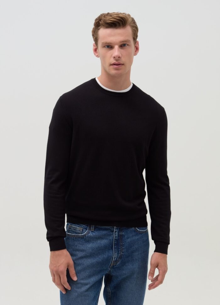 ⁦Men's Fine-Knit Jumper – Black⁩ - الصورة ⁦2⁩