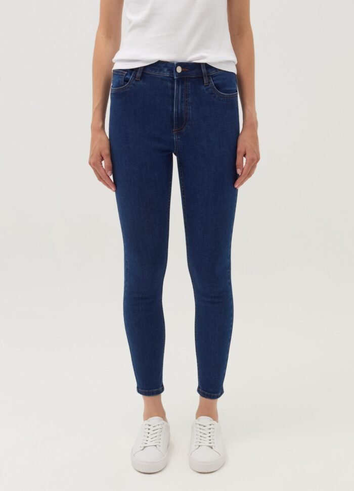 ⁦Women's Skinny Jeans – Dark Blue⁩ - الصورة ⁦2⁩