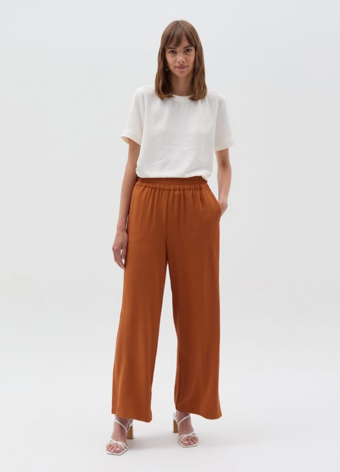 ⁦Women's Blouse – White⁩ - الصورة ⁦2⁩