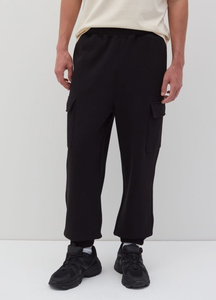 ⁦Men's Cargo Trousers – Black⁩ - الصورة ⁦2⁩