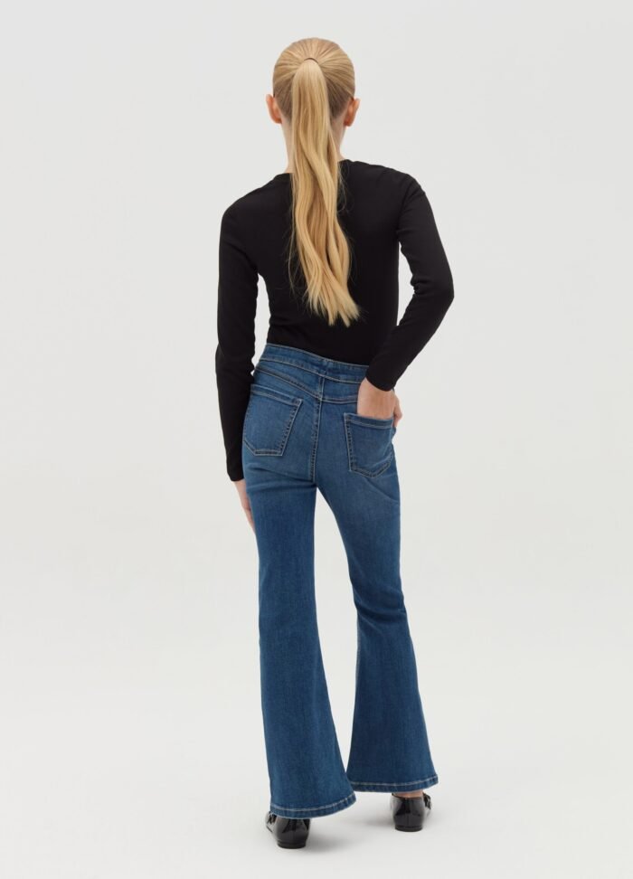 ⁦Girls' Flared Jeggings – Medium Blue⁩ - الصورة ⁦2⁩