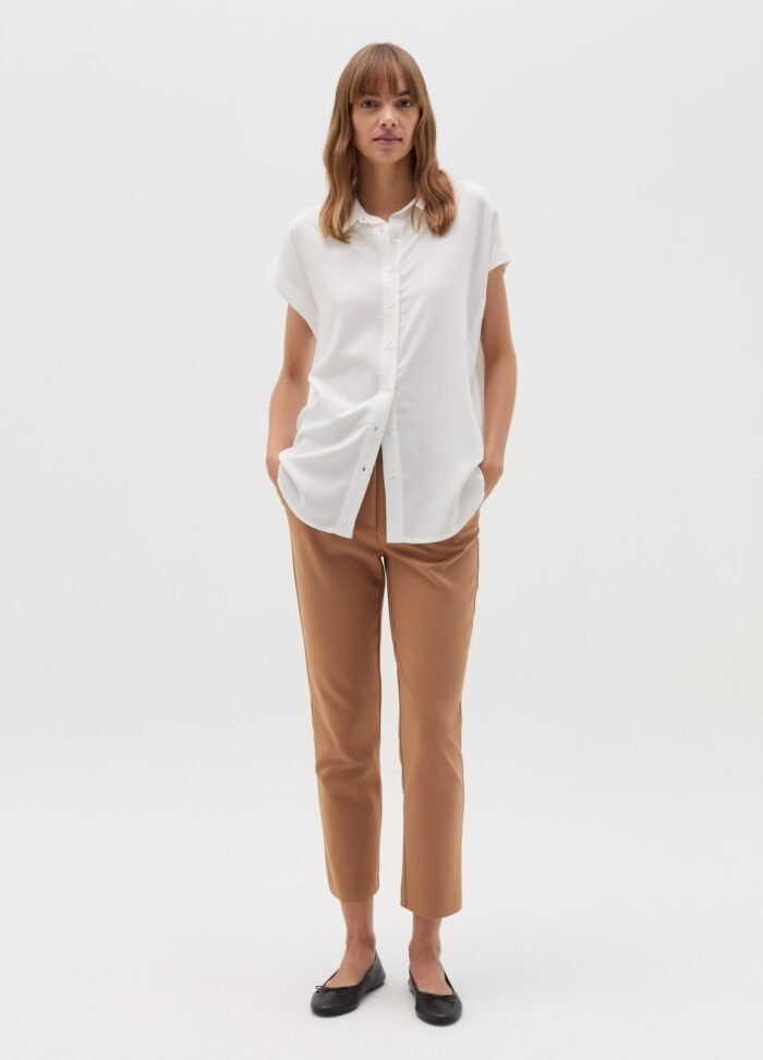 ⁦Women's Short-Sleeve Shirt – White⁩ - الصورة ⁦2⁩