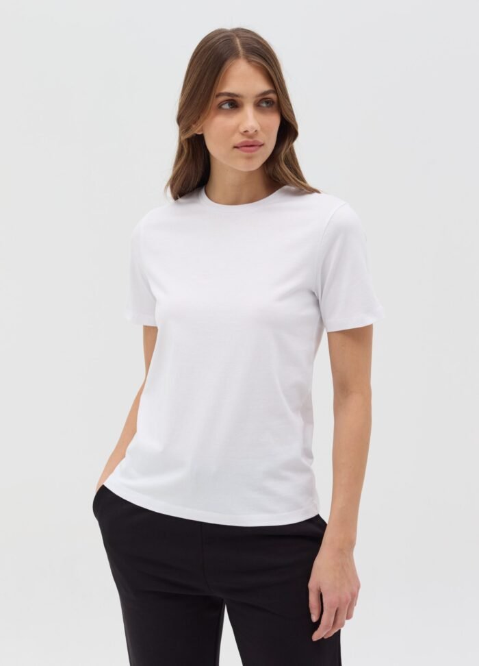 ⁦Women's Basic T-Shirt – Optical White⁩ - الصورة ⁦2⁩