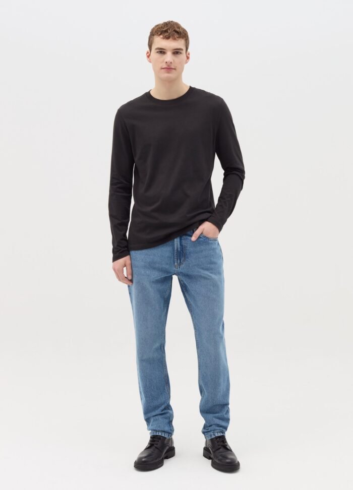 ⁦Men's Long-Sleeve Round-Neck T-Shirt – Black⁩ - الصورة ⁦2⁩