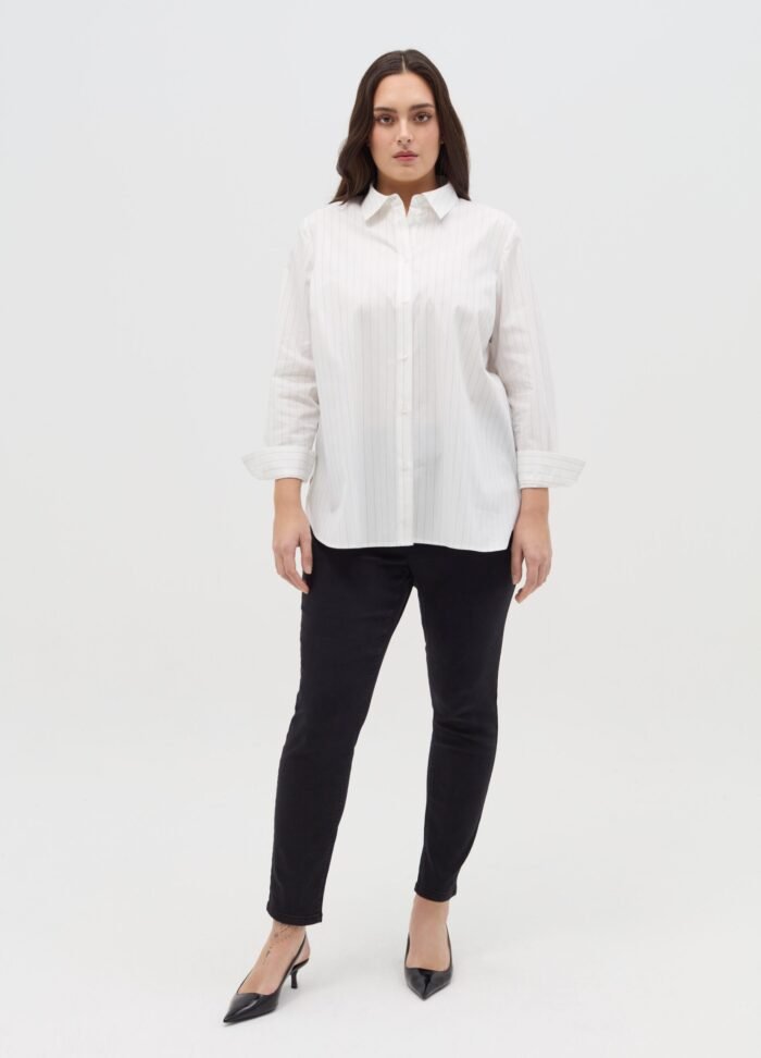 ⁦Women's Striped Shirt – Black & White⁩ - الصورة ⁦2⁩