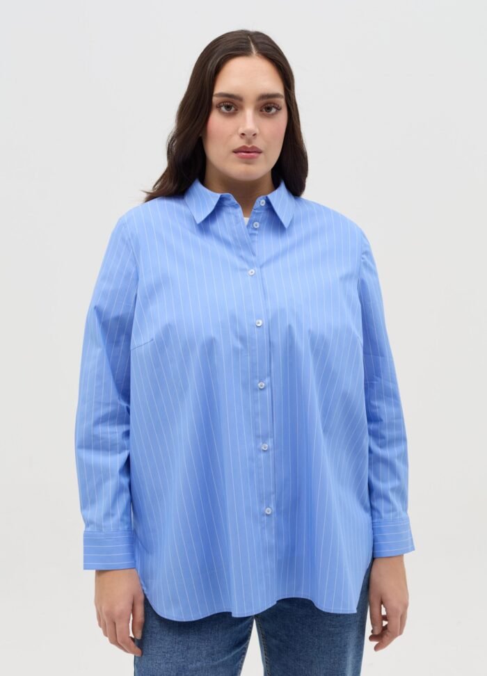 ⁦Women's Striped Poplin Shirt – White & Blue⁩ - الصورة ⁦2⁩