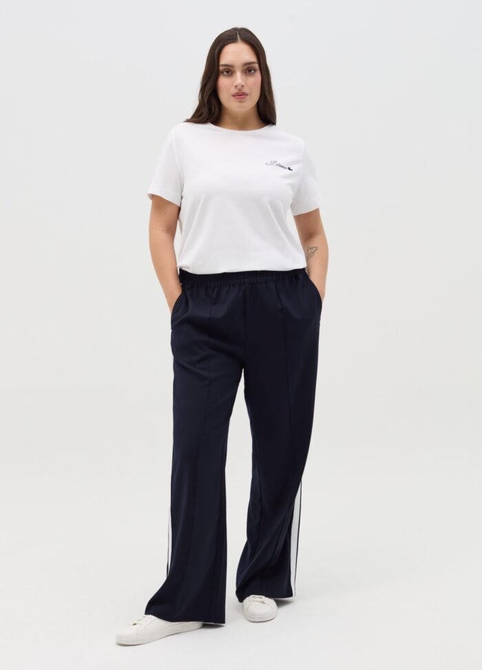 ⁦Women's T-Shirt – White⁩ - الصورة ⁦2⁩
