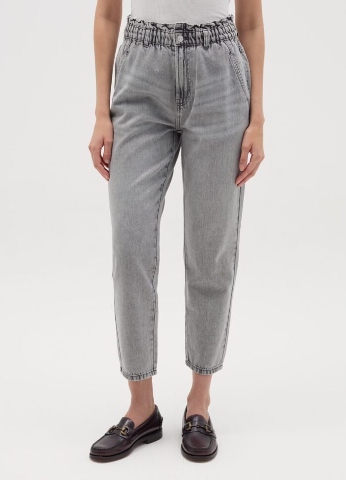 ⁦Women's Slouchy Jeans – Light Grey⁩ - الصورة ⁦2⁩