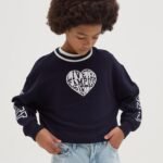 OVS Swt Round W/ Dark Navy