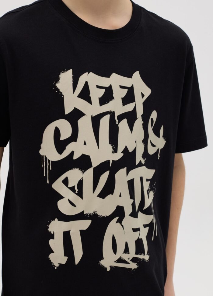 ⁦Boys' T-Shirt – Jet Black⁩ - الصورة ⁦2⁩