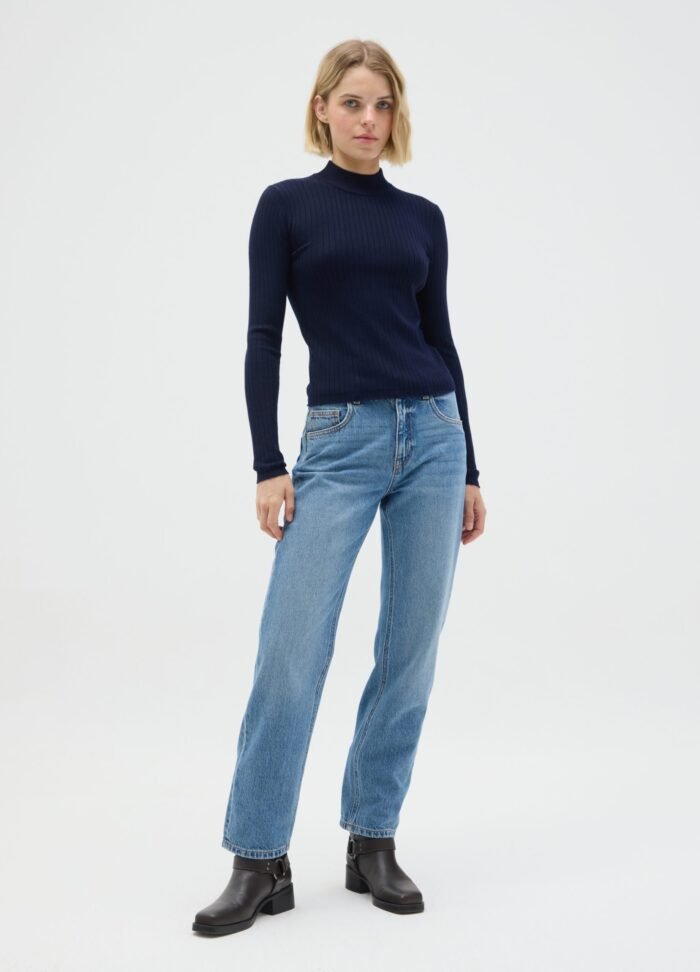 ⁦Women's Ribbed Mock-Neck Top – Navy⁩ - الصورة ⁦2⁩
