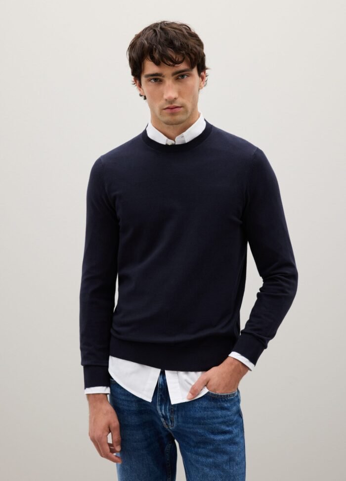 ⁦Men's Round-Neck Jumper – Navy Blue⁩ - الصورة ⁦2⁩