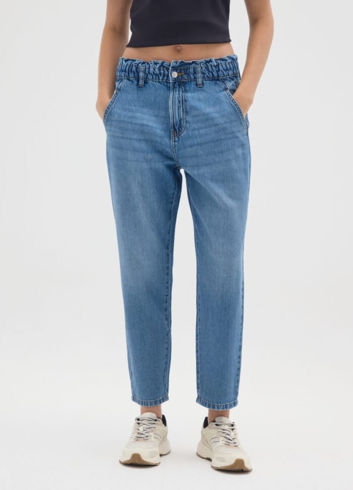 ⁦Women's Baggy Jeans – Light Blue⁩ - الصورة ⁦2⁩