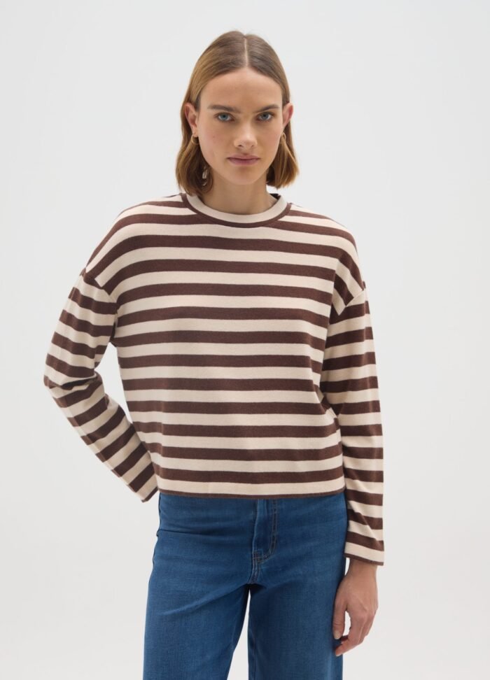 Women's brown sugar textured top – detail view | Halla Fashion