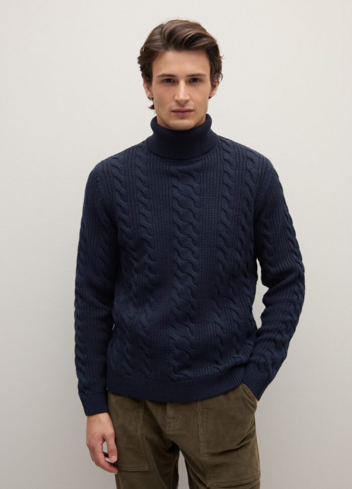 Men's dark sapphire wool-blend knit pullover – detail view | Halla Fashion