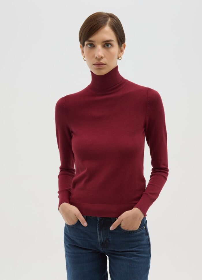 Women's red viscose-blend turtleneck – detail view | Halla Fashion