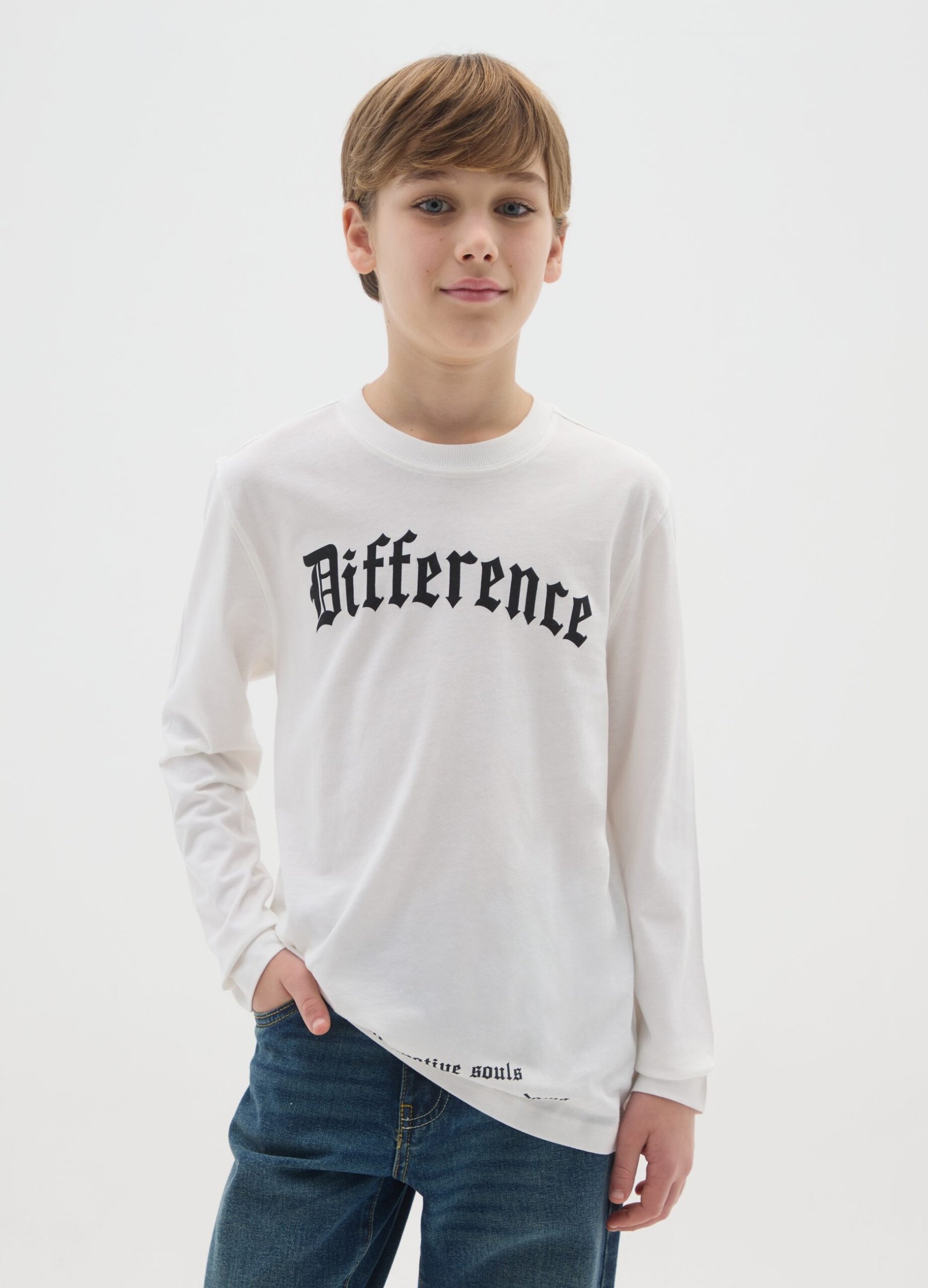 Boys' Long-Sleeve T-Shirt – White 1 Boys' long-sleeve t-shirt in white – front view | Halla Fashion