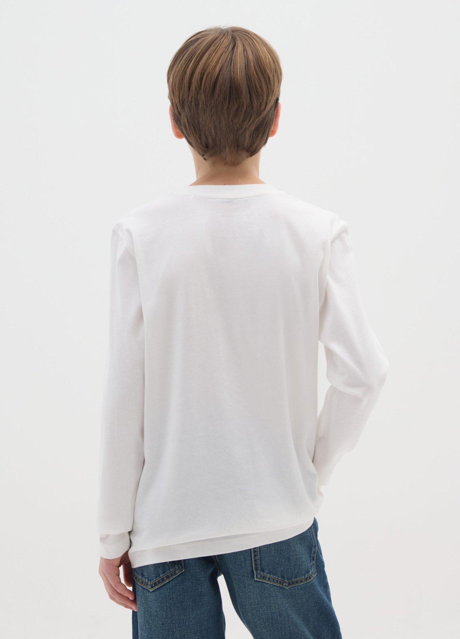 Boys' Long-Sleeve T-Shirt – White 2 Boys' white cotton long-sleeve t-shirt – detail view | Halla Fashion